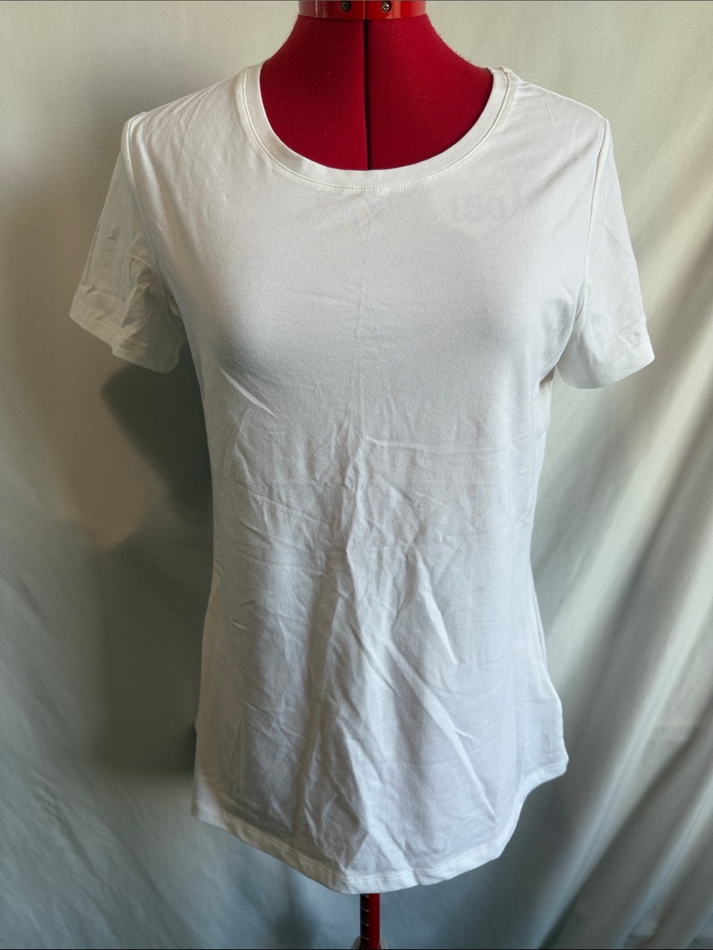 Amazon Essentials Women's White Short-Sleeve Crewneck Tee